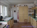 A vendre par TAIC Immobilier A vendre Secteur Avignon : Domaine équestre sur 15Ha permettant l'exploitation en écurie de propriétaires, poneys club, haras, commerce de chevaux. Superbes installations ! Manège, 4 Carrières , maison de maître etc