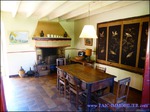 A vendre par TAIC-Immobilier Entre Castres et Réalmont Superbe corps de ferme de 350m2 avec sa maison de gardien et dépendances sur 19 hectares .Granges, Auvents, Puits,Calme