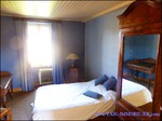 A vendre par TAIC-Immobilier Entre Castres et Réalmont Superbe corps de ferme de 350m2 avec sa maison de gardien et dépendances sur 19 hectares .Granges, Auvents, Puits,Calme