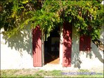 A vendre par TAIC-Immobilier Entre Castres et Réalmont Superbe corps de ferme de 350m2 avec sa maison de gardien et dépendances sur 19 hectares .Granges, Auvents, Puits,Calme