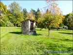 A vendre par TAIC-Immobilier Entre Castres et Réalmont Superbe corps de ferme de 350m2 avec sa maison de gardien et dépendances sur 19 hectares .Granges, Auvents, Puits,Calme